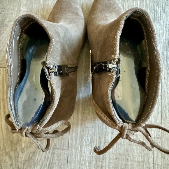 NWT Blondo Suede Ankle Boots Block Heel & Y2K Lace Up Size 6.5 - Picture 5 of 12